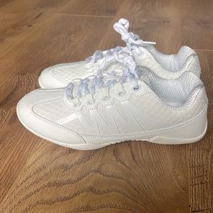 Chassé cheer shoes
